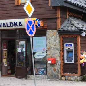 bankomat-euronet-szklarska-poręba-przy-sklepie-u-Waldka-ul.-1-Maja