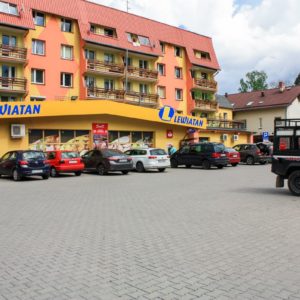 parking-szklarska-poręba-Lewiatan