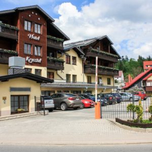 parking-szklarska-poręba-hoel-Kryształ